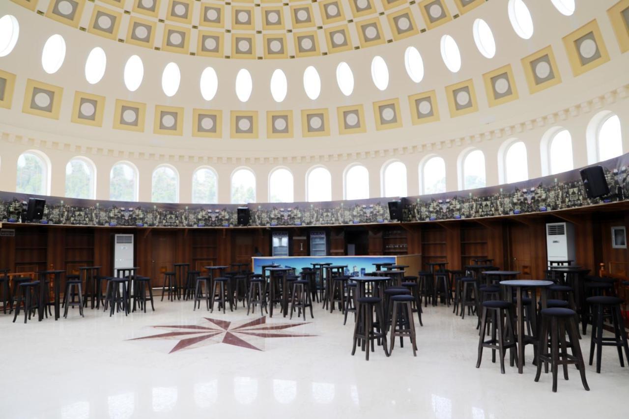 Hotel Colombo Μπεράτ Εξωτερικό φωτογραφία The interior of the rotunda