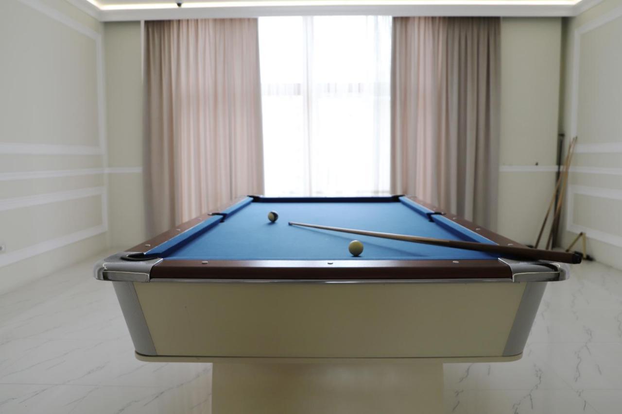 Hotel Colombo Μπεράτ Εξωτερικό φωτογραφία A pool table