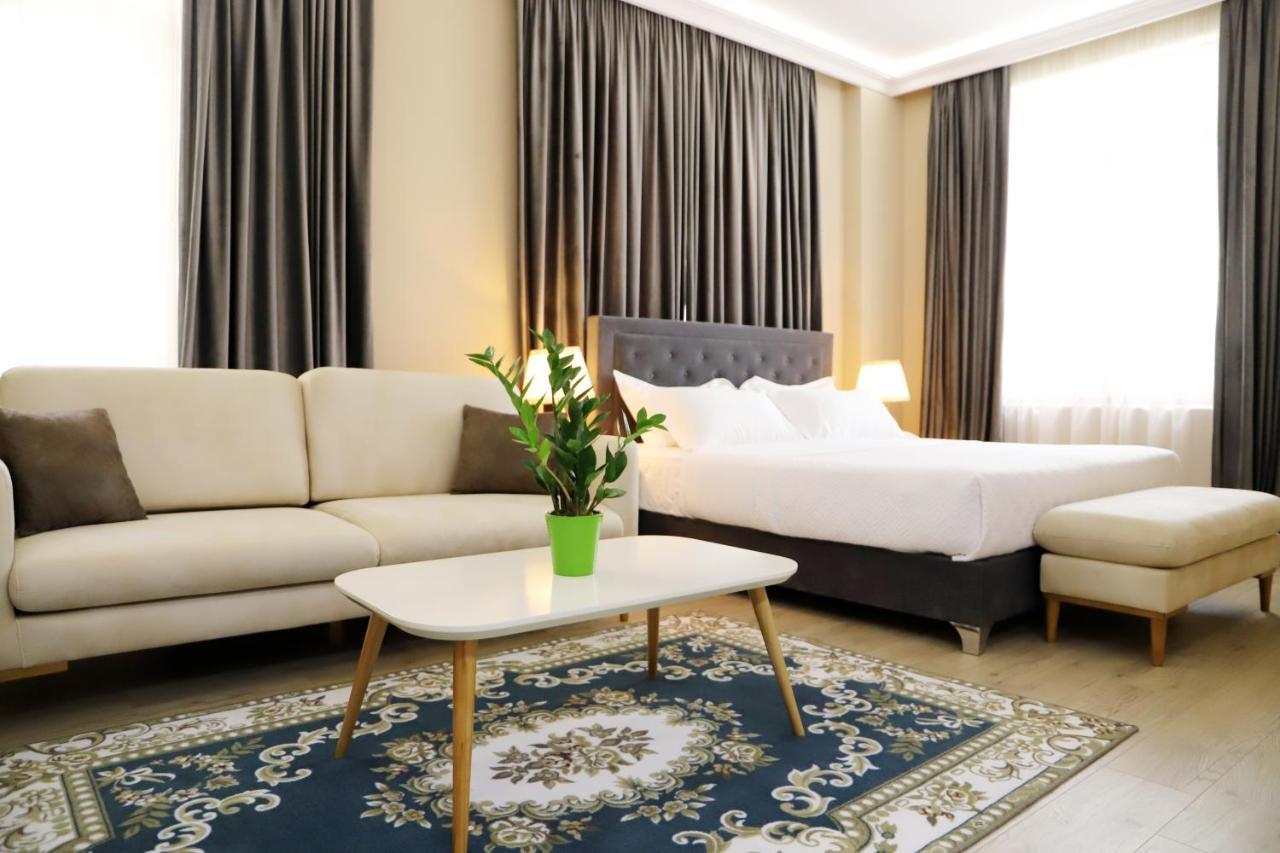 Hotel Colombo Μπεράτ Εξωτερικό φωτογραφία