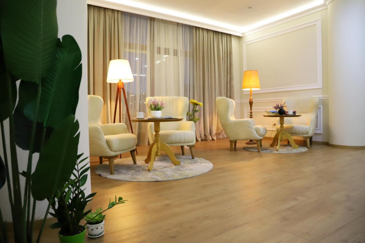 Hotel Colombo Μπεράτ Εξωτερικό φωτογραφία Interior of the hotel