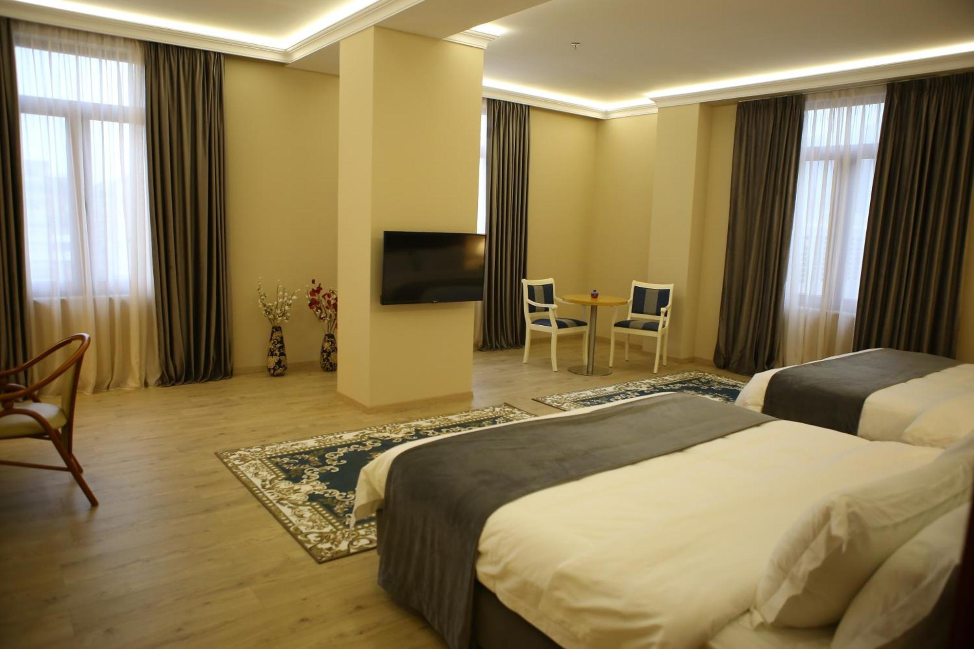 Hotel Colombo Μπεράτ Δωμάτιο φωτογραφία A room at the hotel