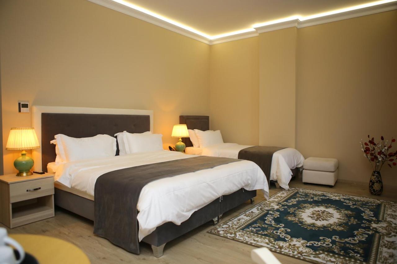 Hotel Colombo Μπεράτ Εξωτερικό φωτογραφία